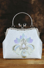 Embroidered White Chain Cross Shoulder Handbag