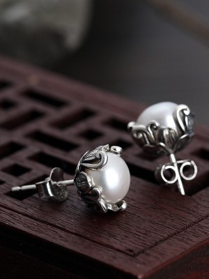 White Pearl Silver Stud Earrings