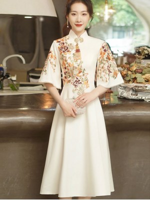 Bell Sleeve A-Line Appliques Wedding Qipao / Cheongsam Dress