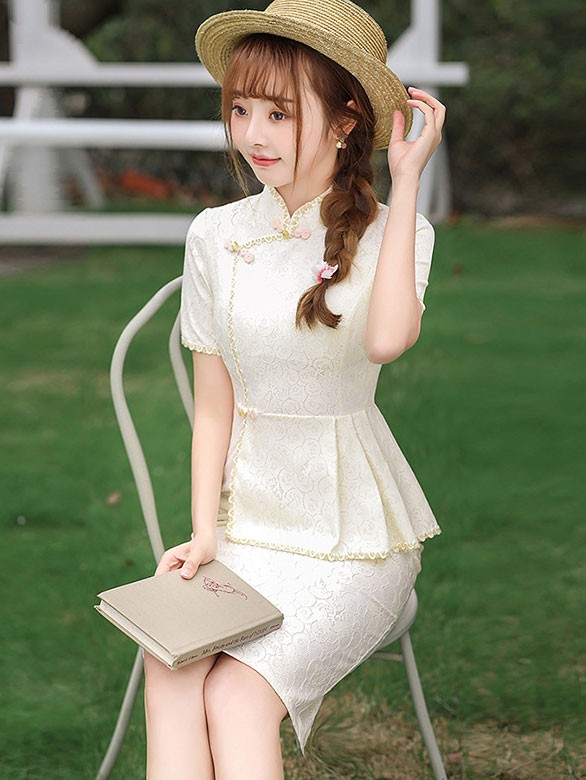 2022 Beige Lace Mid Cheongsam / Qipao Dress