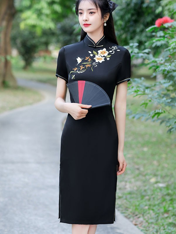 Mothers Red Black Embroidered Mid Qipao / Cheongsam Dress