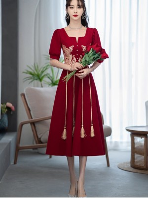 Red Appliques Square Neck Bride Qipao Xiuhe Dress