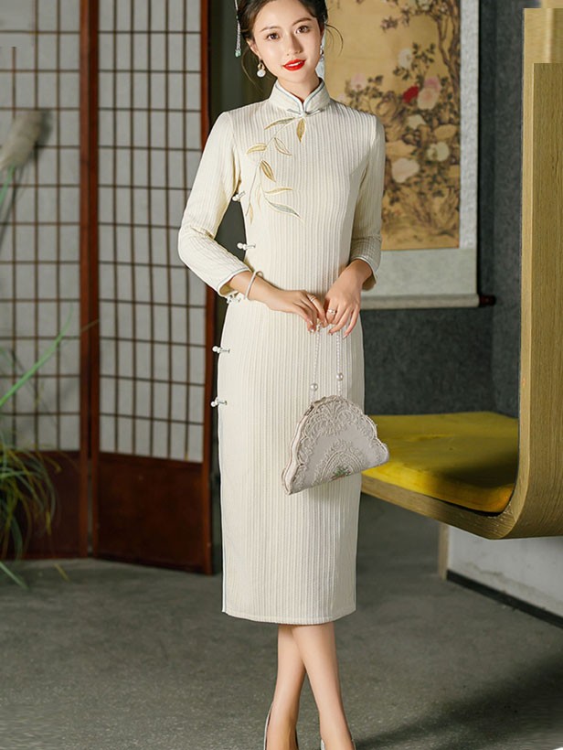 2023 Winter Embroidered Red White Wedding Bride Cheongsam Qipao Dress
