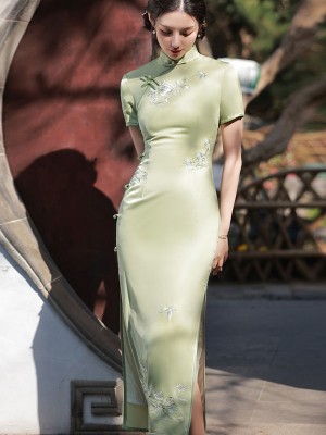 2024 Green Embroidered Cheongsam Qipao Dress