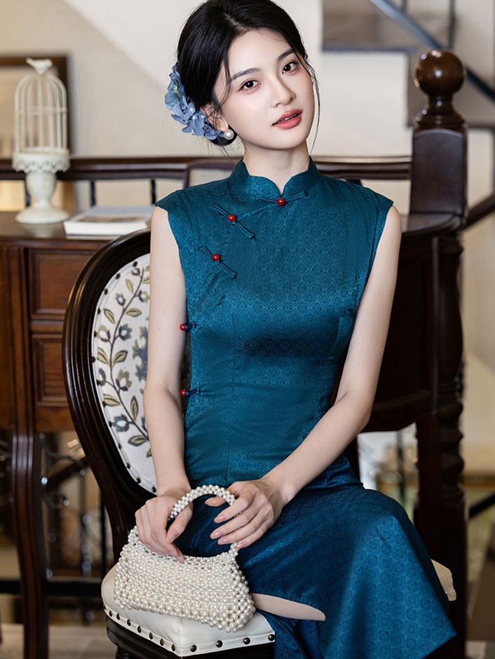 Blue Sleeveless Long Cheongsam Qipao Dress