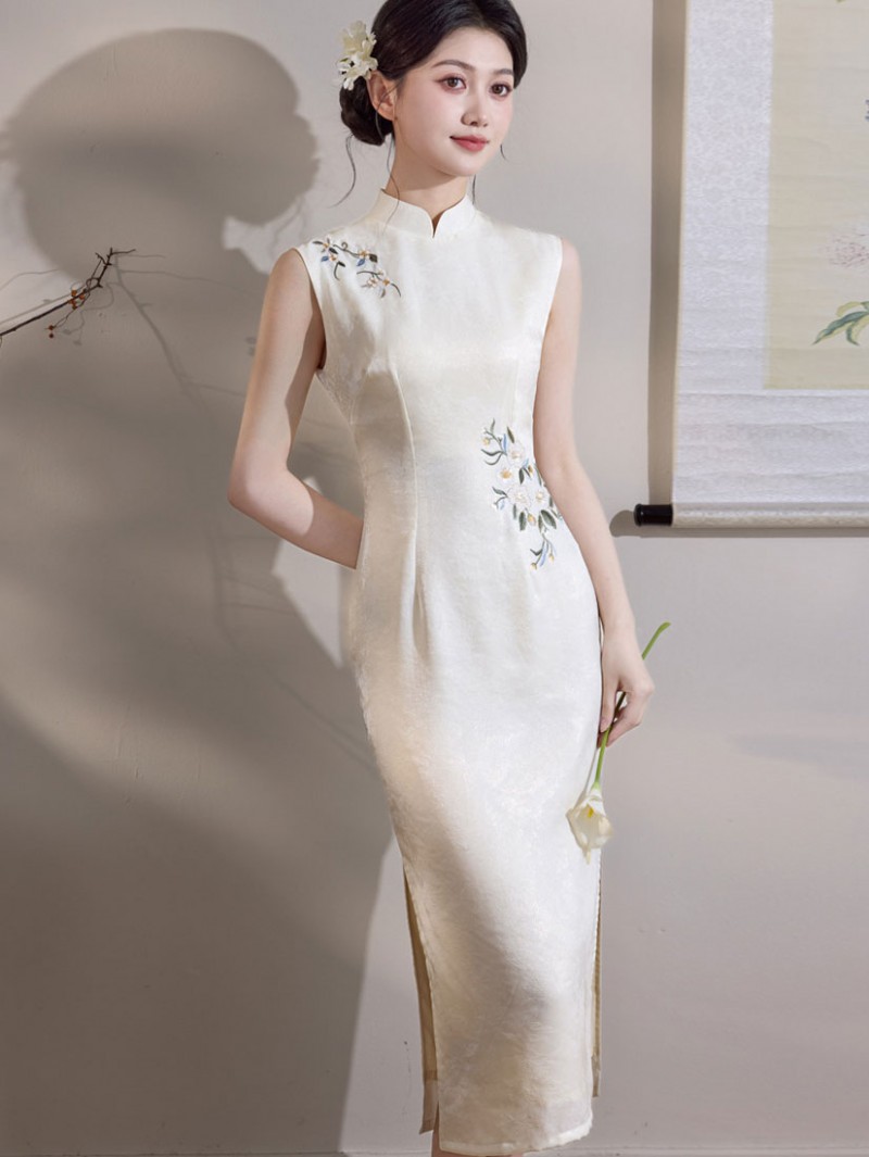 White Embroidered Sleeveless Cheongsam Qipao Dress